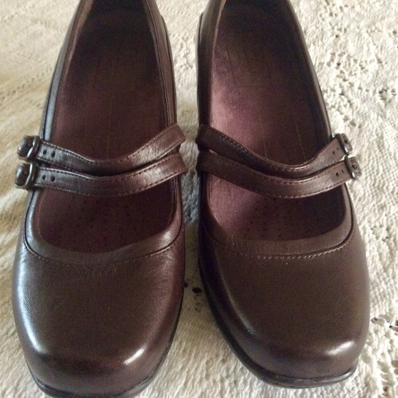 Clark’s Mary Jane Pumps - Picture 2 of 7